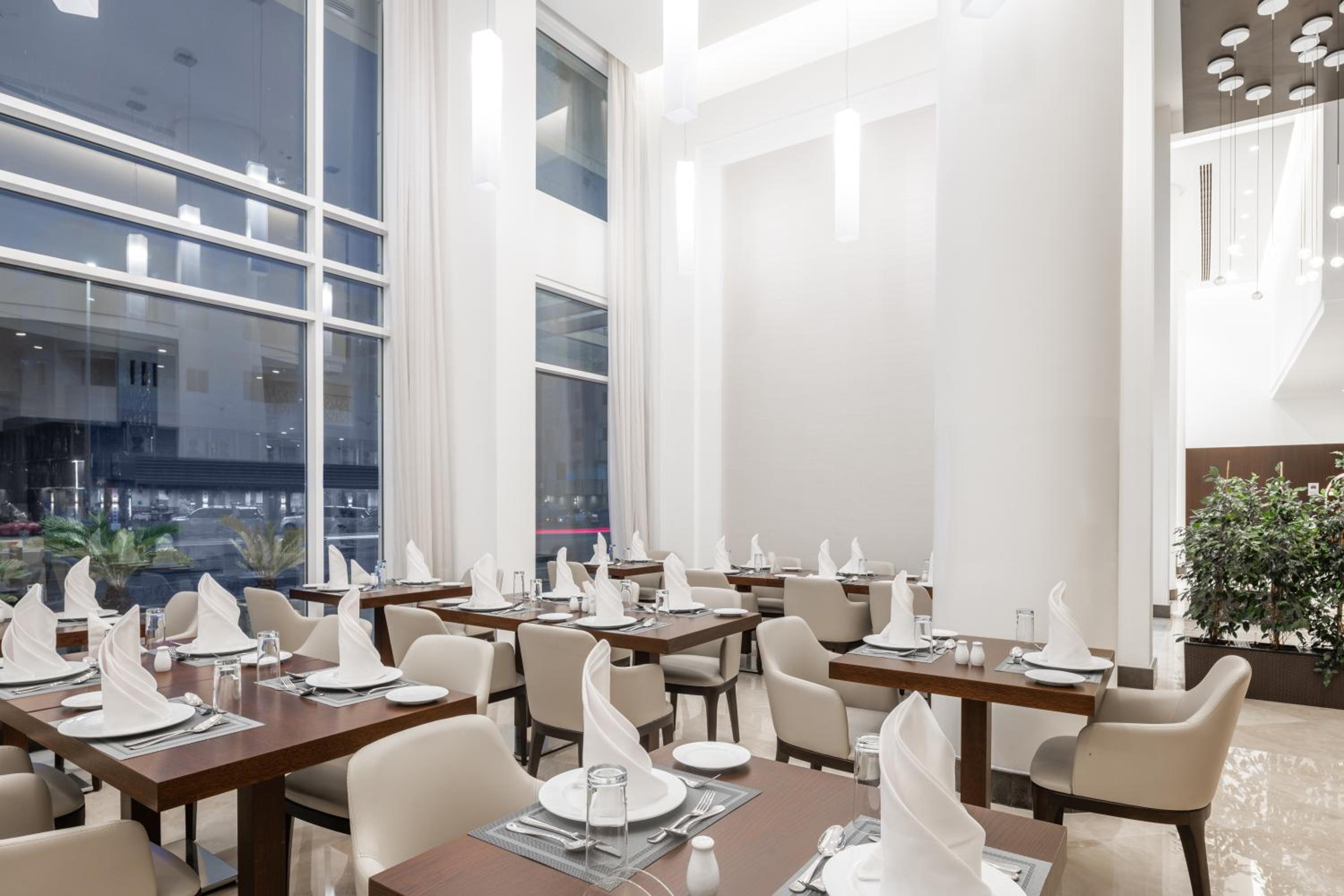 Фото Qamar Hotel Jeddah