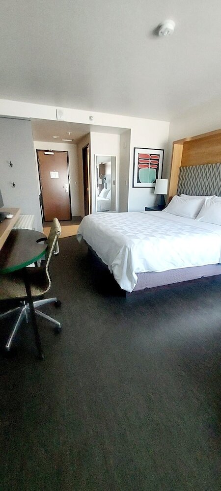 Фото Holiday Inn Salem, an Ihg Hotel