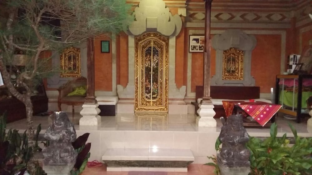 Фото Desak Putu Putra Homestay