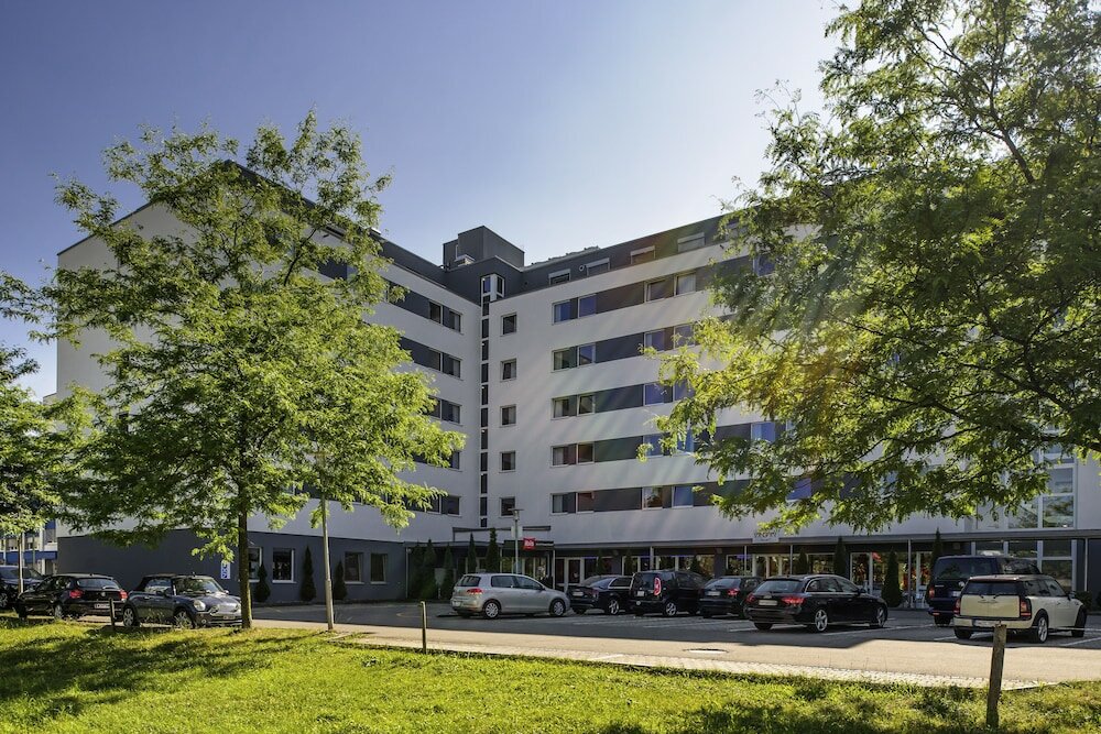 Фото ibis Zurich Messe Airport