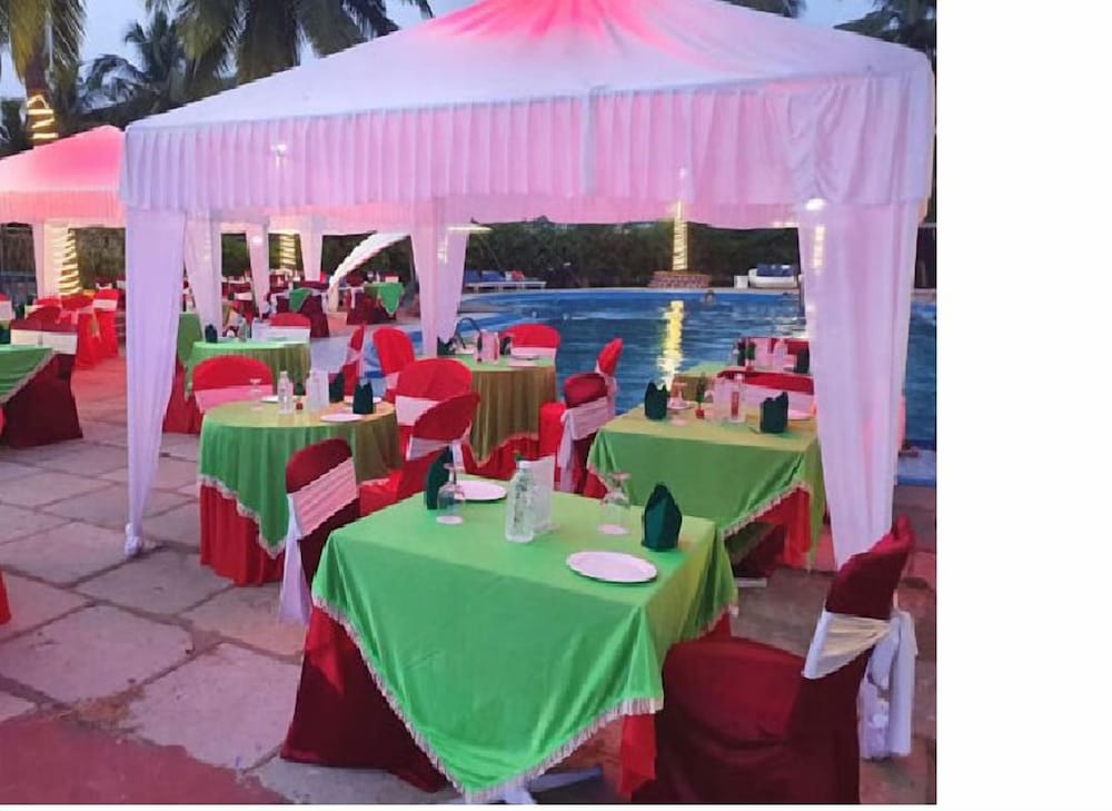 Фото Paradise Village Beach Resort