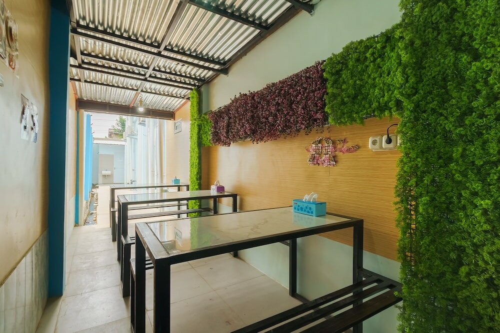 Фото RedDoorz Plus near Palembang Icon Mall 2