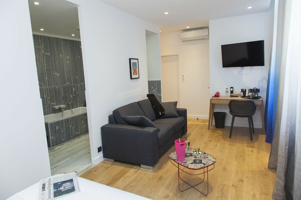 Фото Hôtel Le Lion