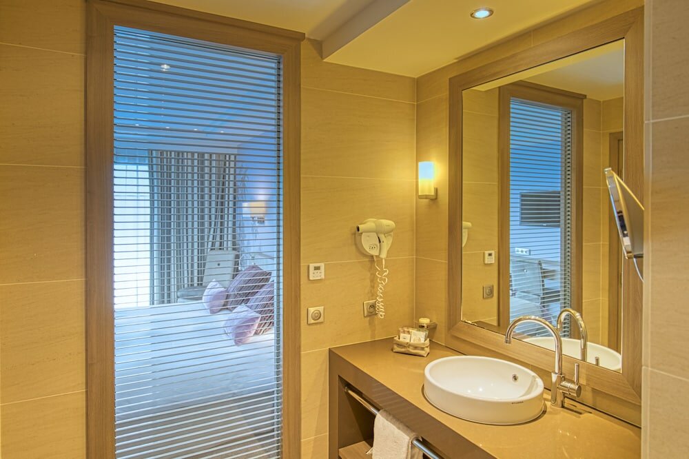 Фото Hôtel Le Nouveau Monde