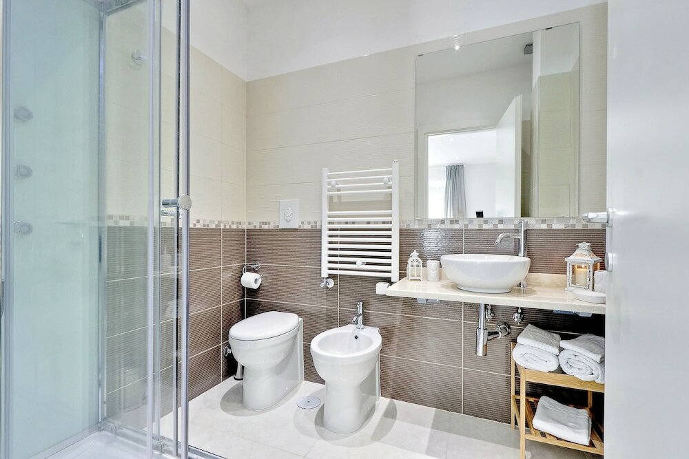 Фото Roman Holiday Charming