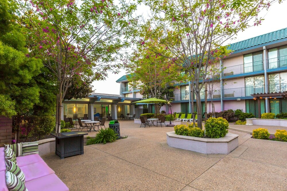 Фото Holiday Inn Dublin-Pleasanton by Ihg Hotel