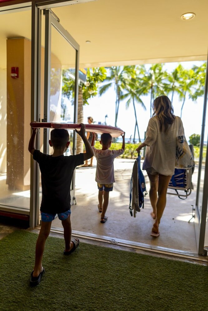 Фото The Twin Fin Hotel