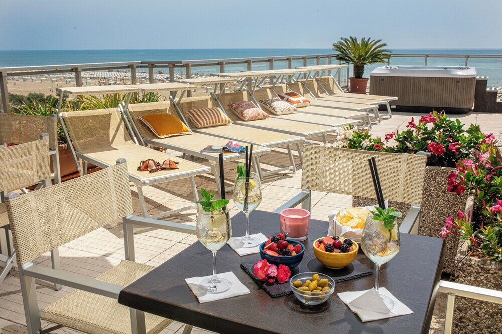 Фото Hotel Karinzia