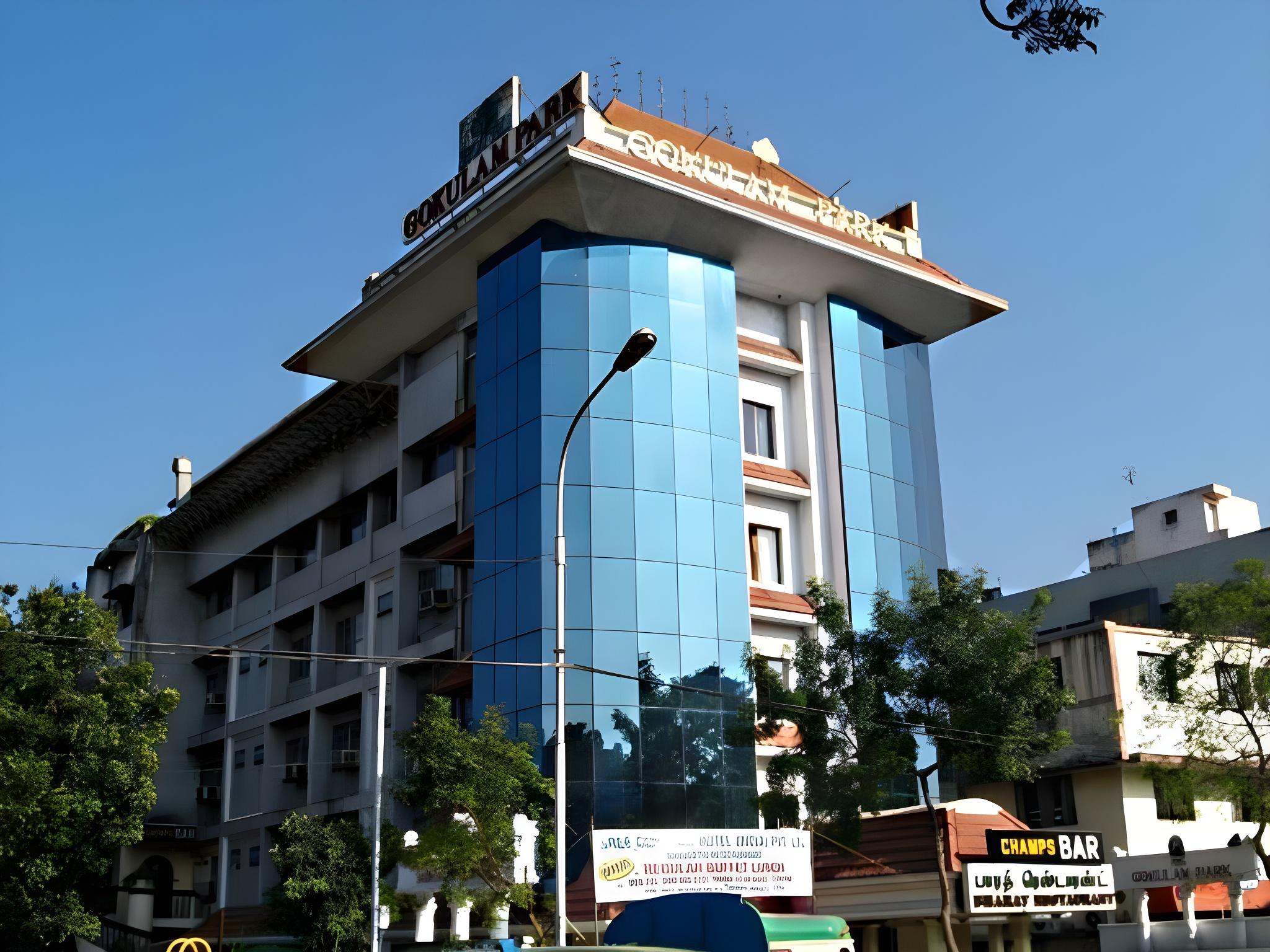 Фото Gokulam Park Hotel