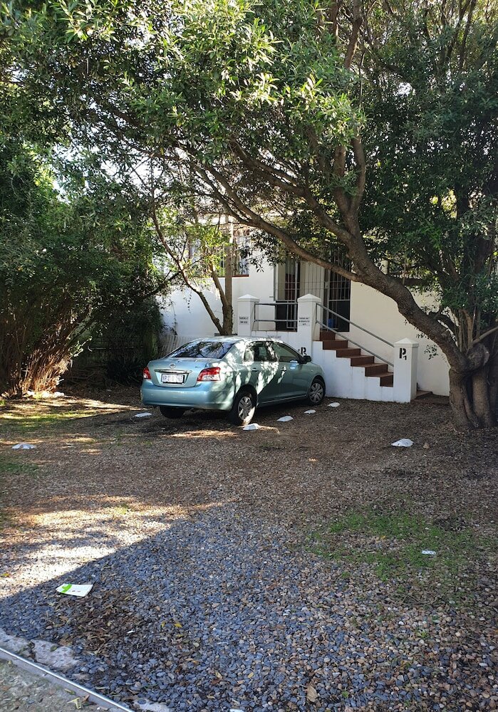 Фото Zebra Crossing Backpackers