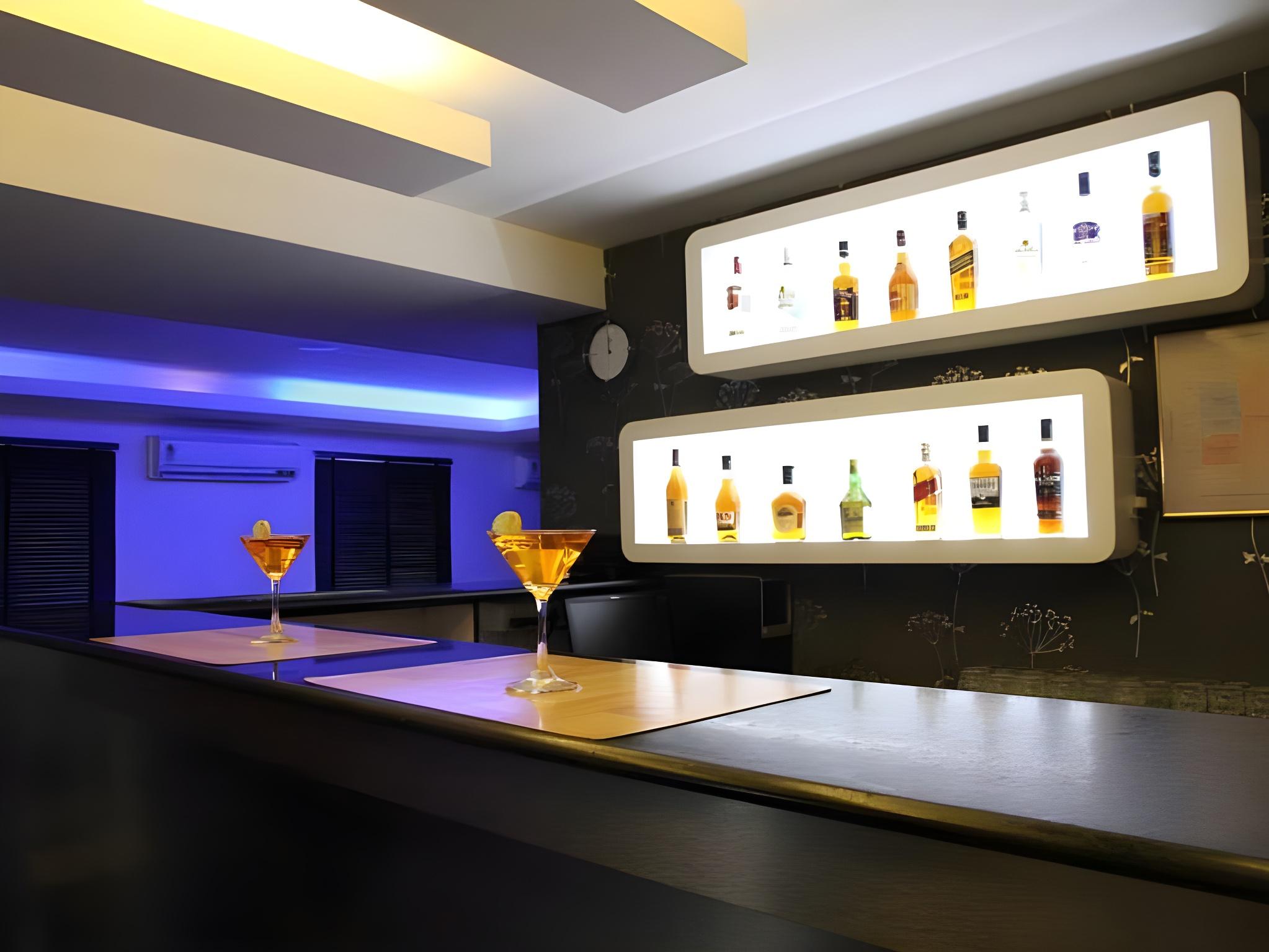 Фото Gokulam Park Hotel