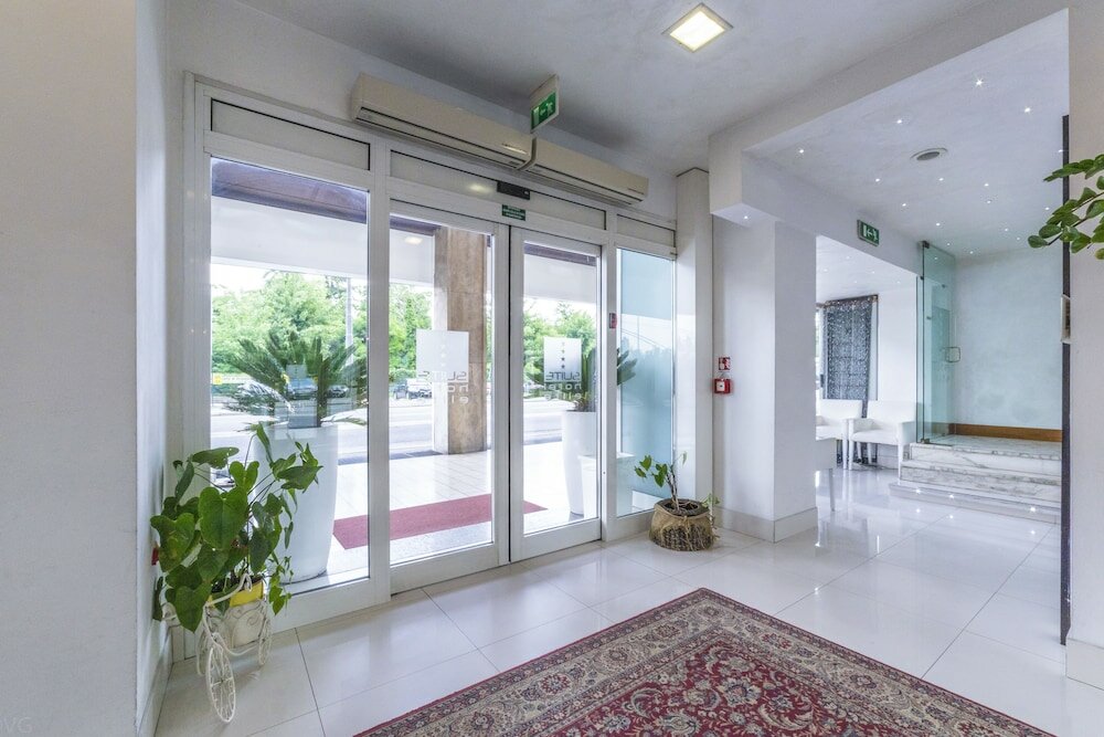 Фото Suite Hotel Elite