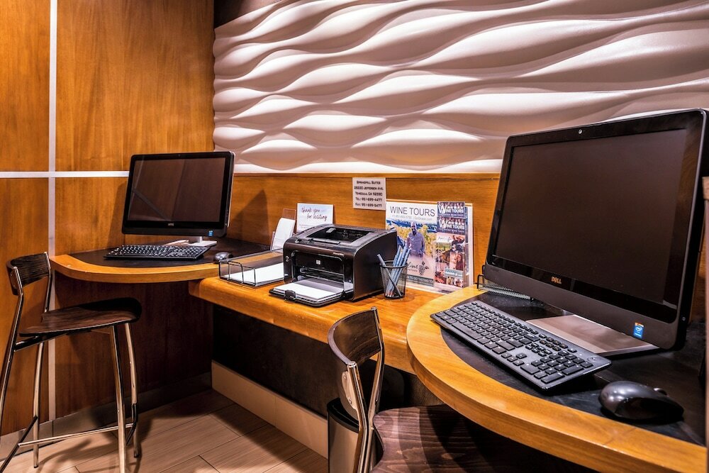 Фото Springhill Suites by Marriott Temecula Wine Country