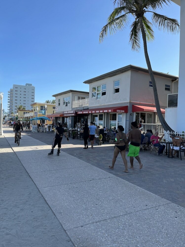 Фото Golden Sand Oceanfront
