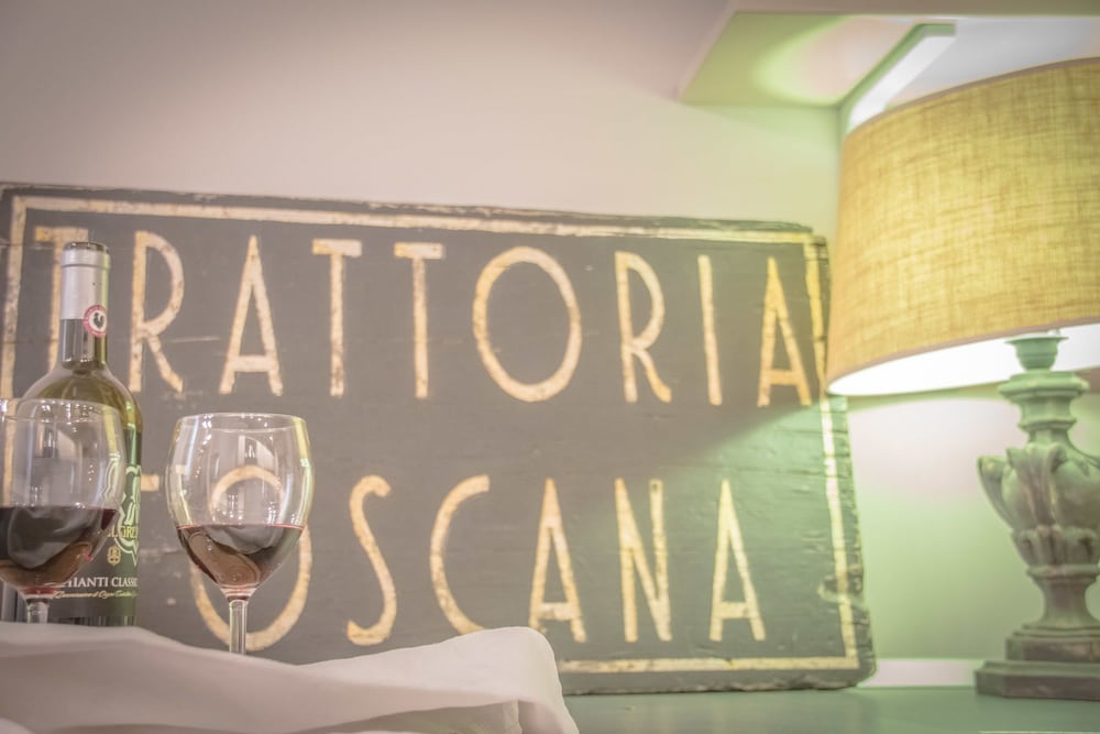 Фото Breathtaking 4bd Apt 5min Walk to Duomo