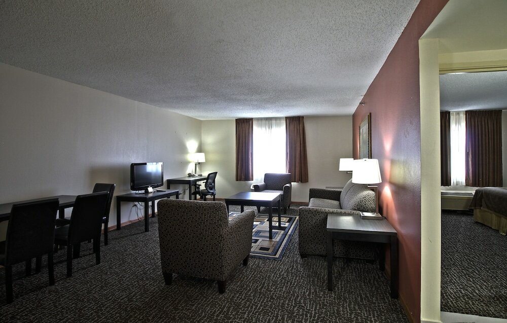 Фото Chicago Club Inn & Suites