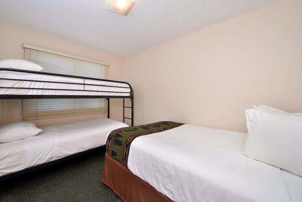 Фото Arrowwood Resort at Cedar Shore