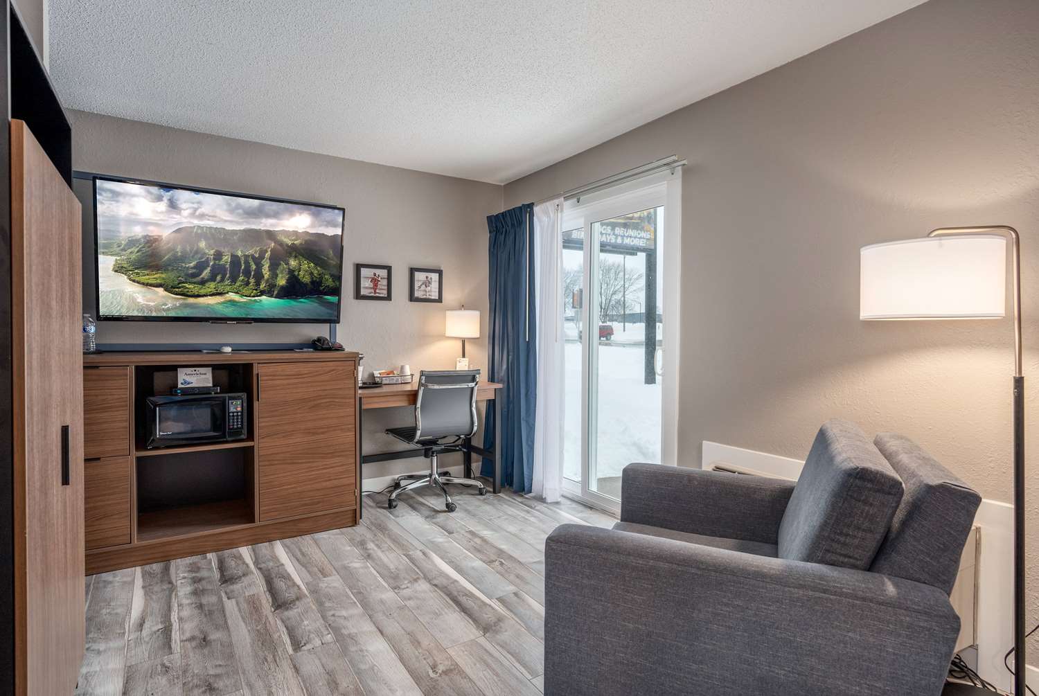 Фото AmericInn by Wyndham New Richmond