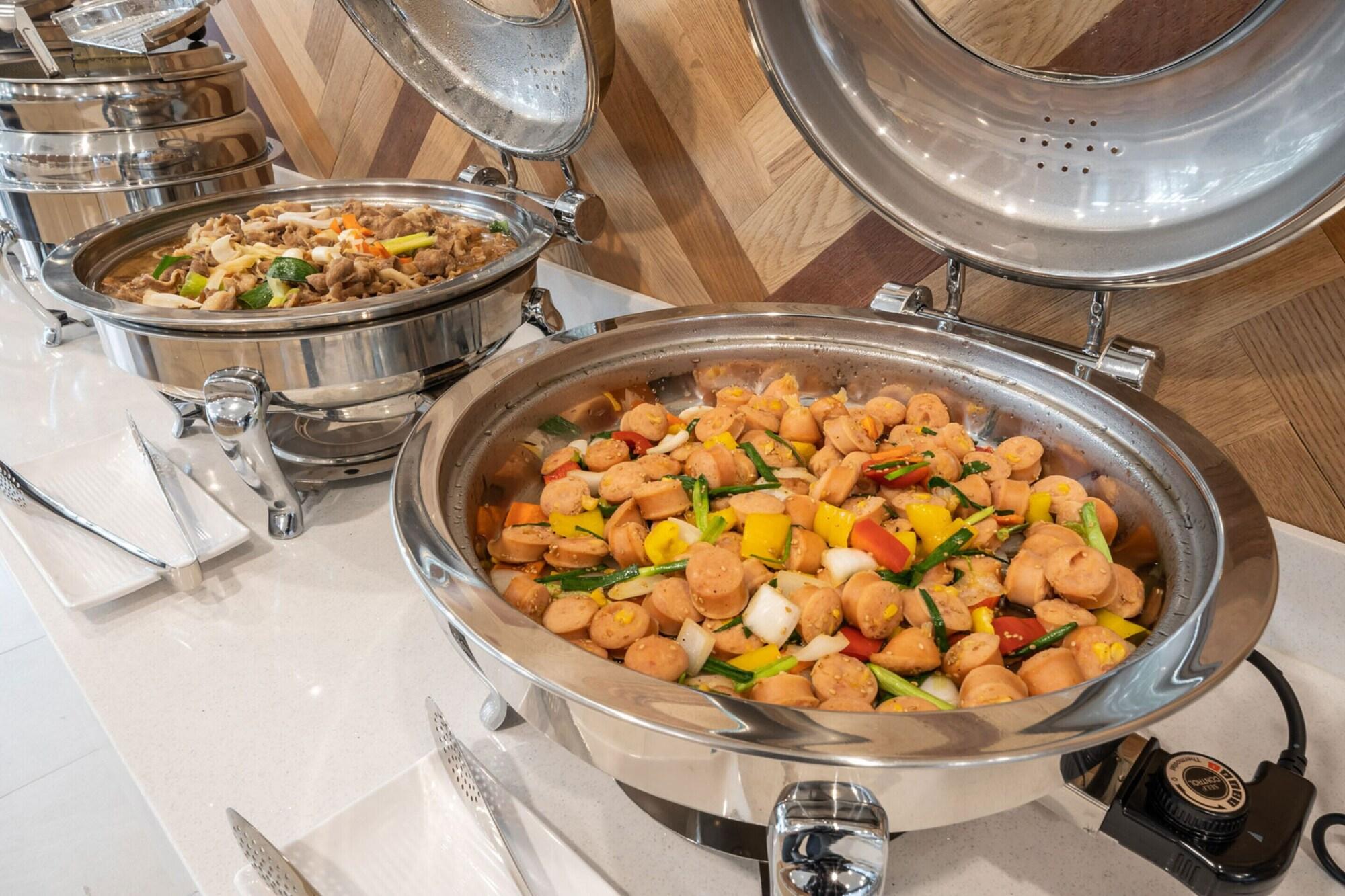 Фото Aroomi Hotel