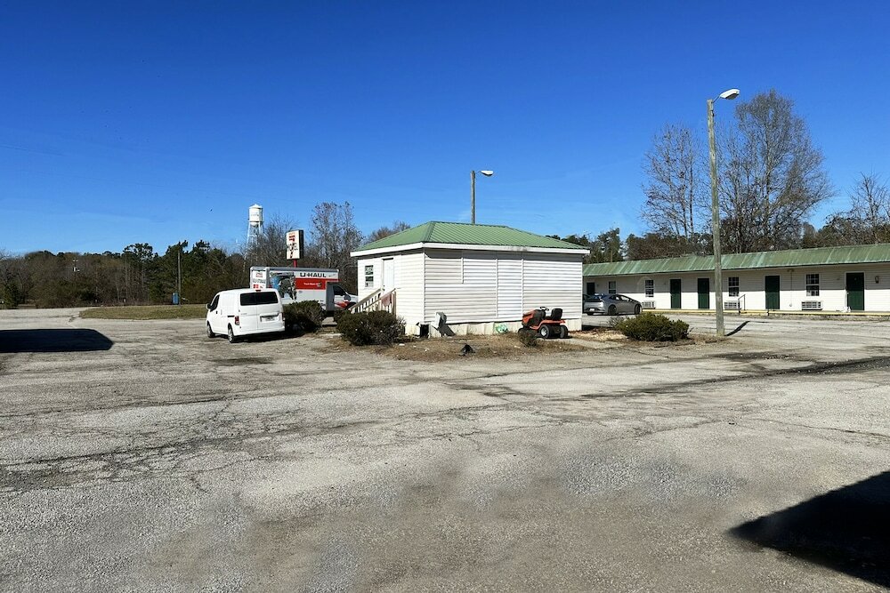Фото Sparta Seven Motel by Oyo near Milledgeville