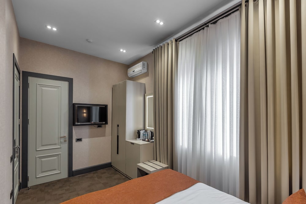 Фото Nizami Central Park Hotel