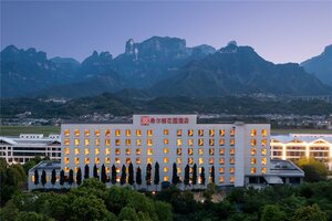 Гостиница Hilton Garden Inn Zhangjiajie Tianmen Mountain