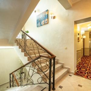 Фото Mildom Hotel