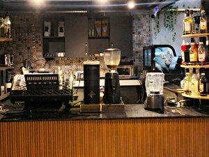 3 Cores Roastery Coffee Shop (Ankara Province, Cankaya District, Korkutreis Neighborhood, Sezenler Avenue, 12A), coffee shop