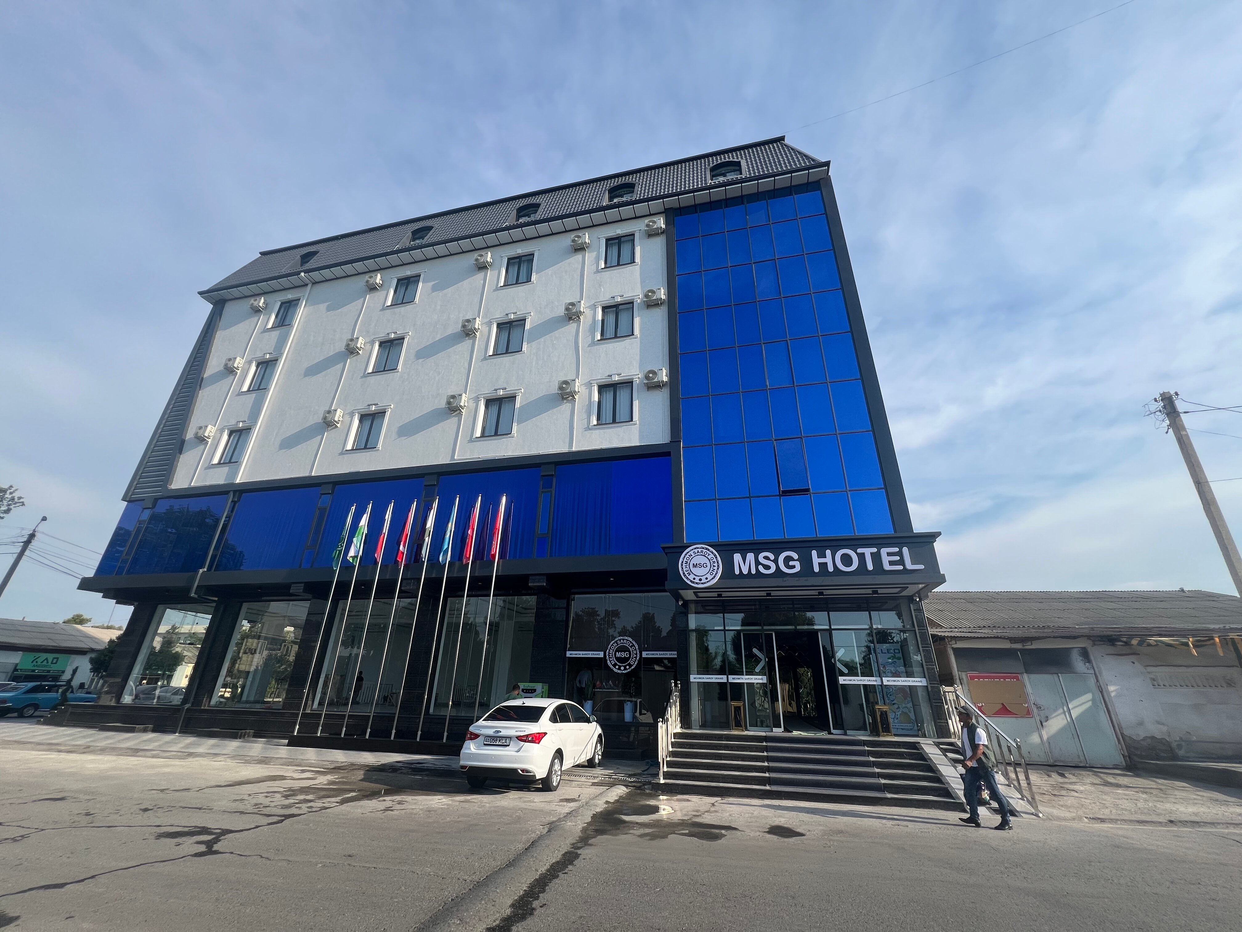 Фото Mehmonsaroy Grand Hotel