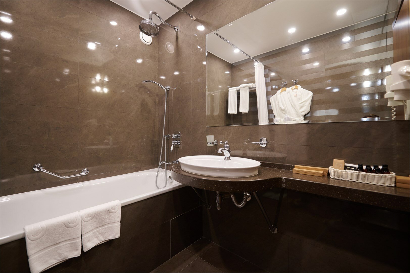 Фото Marco Polo by Moss Hospitality