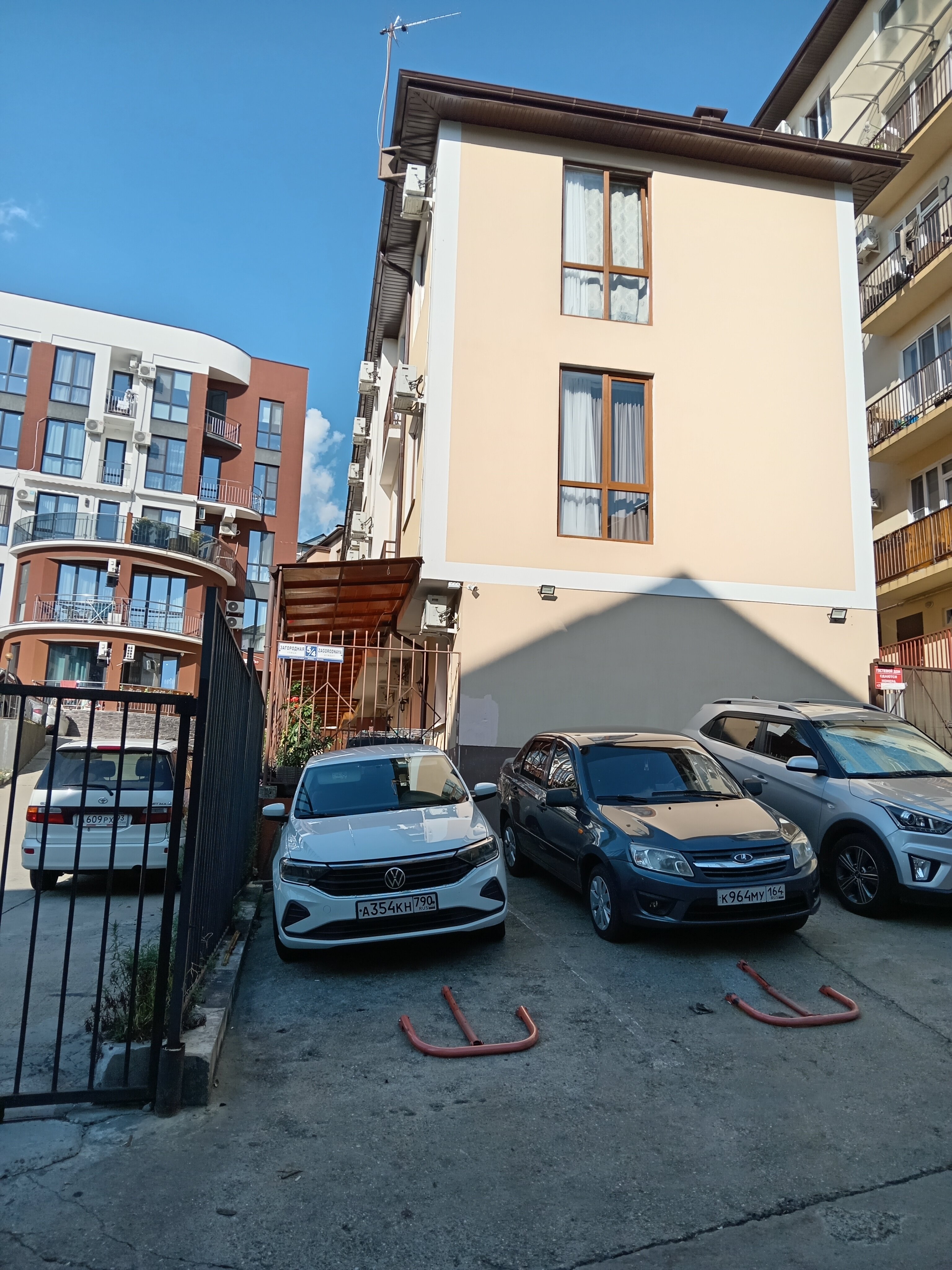 Фото отеля 2