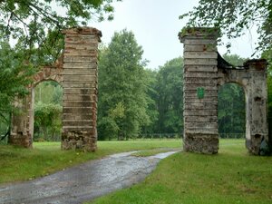 Ворота (Minskaja region, N-8129), atracción
