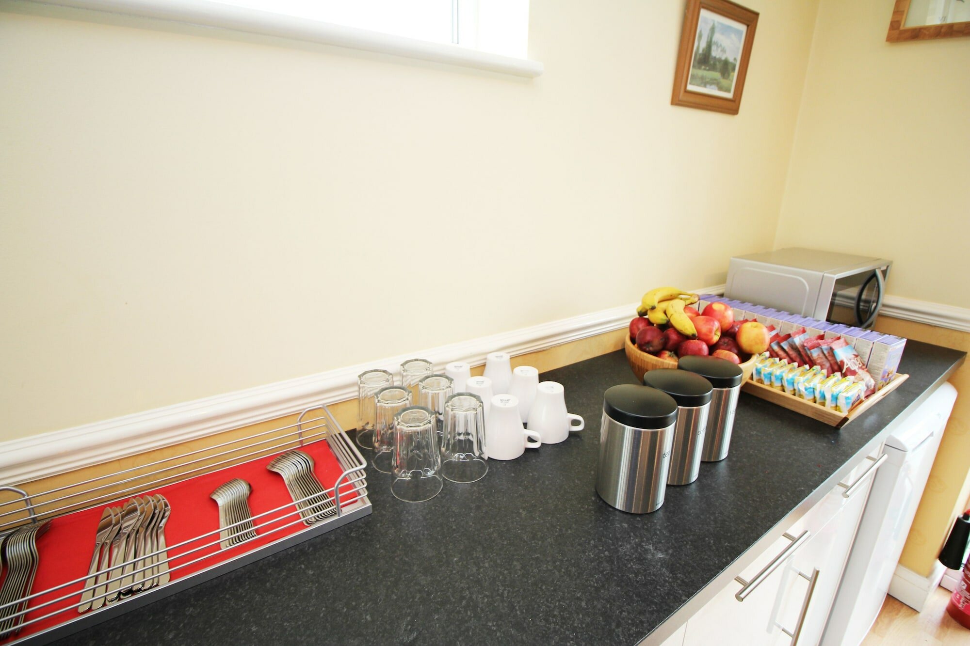 Фото Flexistay Ambers Gatwick Aparthotel