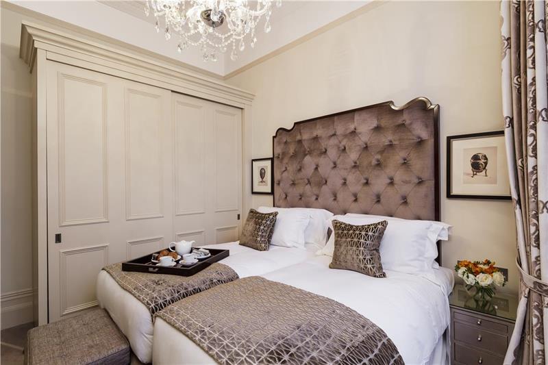 Фото The Apartments by The Sloane Club