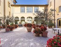 Фото Racetrack Road Hotel