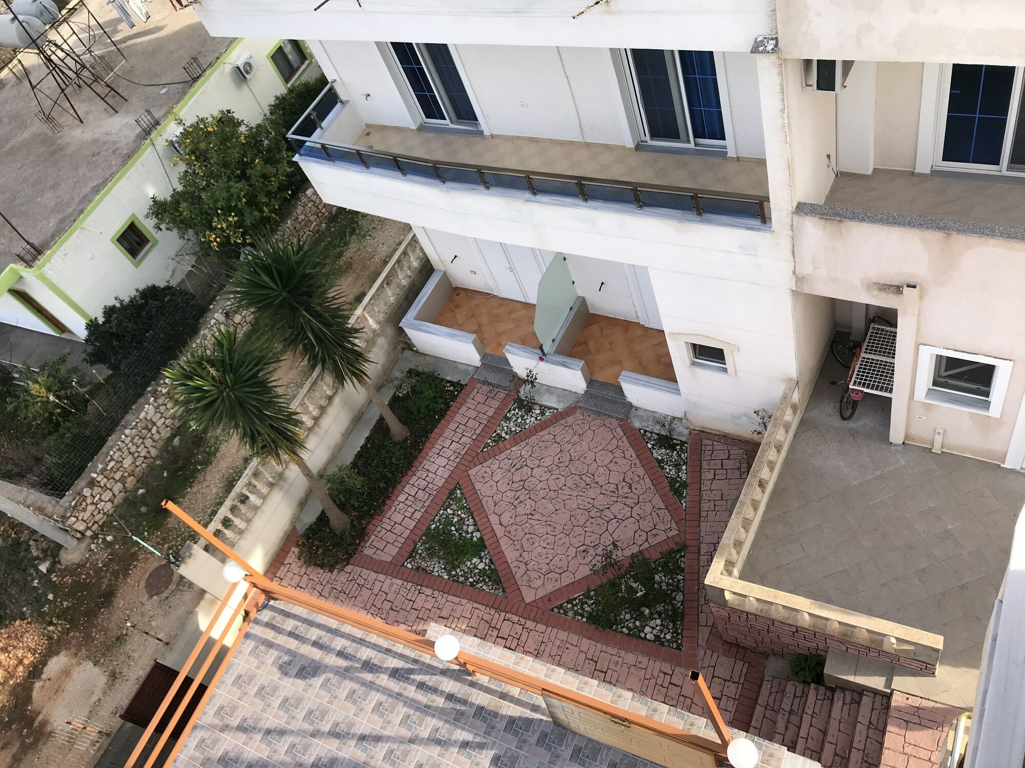 Фото Privé Hotel and Apartment