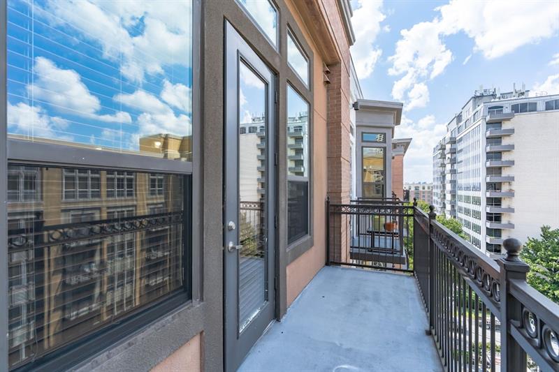 Фото The Luxury Suites of Houston