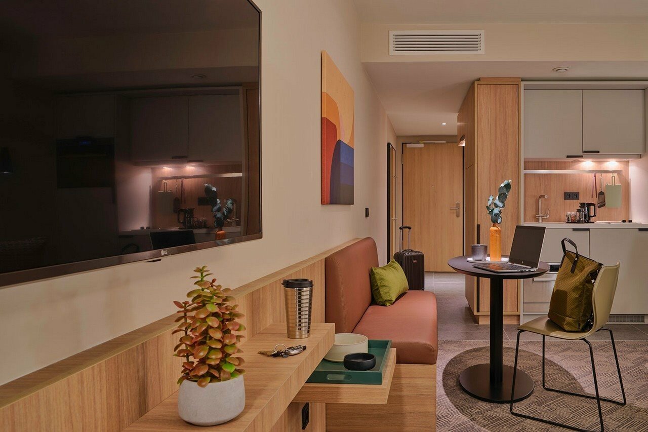 Фото Adina Apartment Hotel Dusseldorf