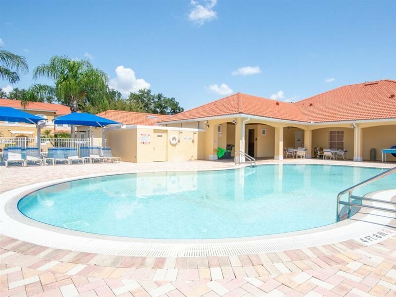 Фото Berkley Lake Townhomes