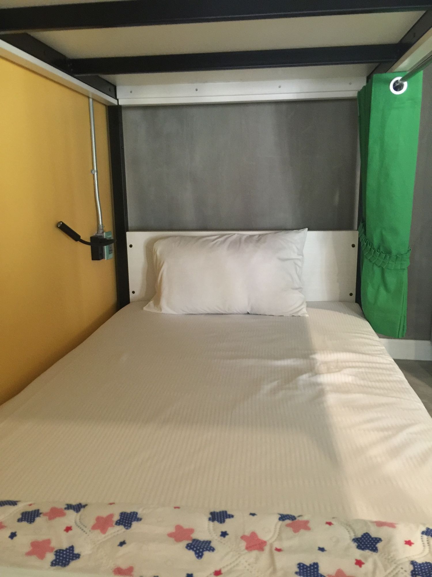 Фото Bed@Town Hostel