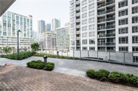 Фото Life Suites - Front and Spadina