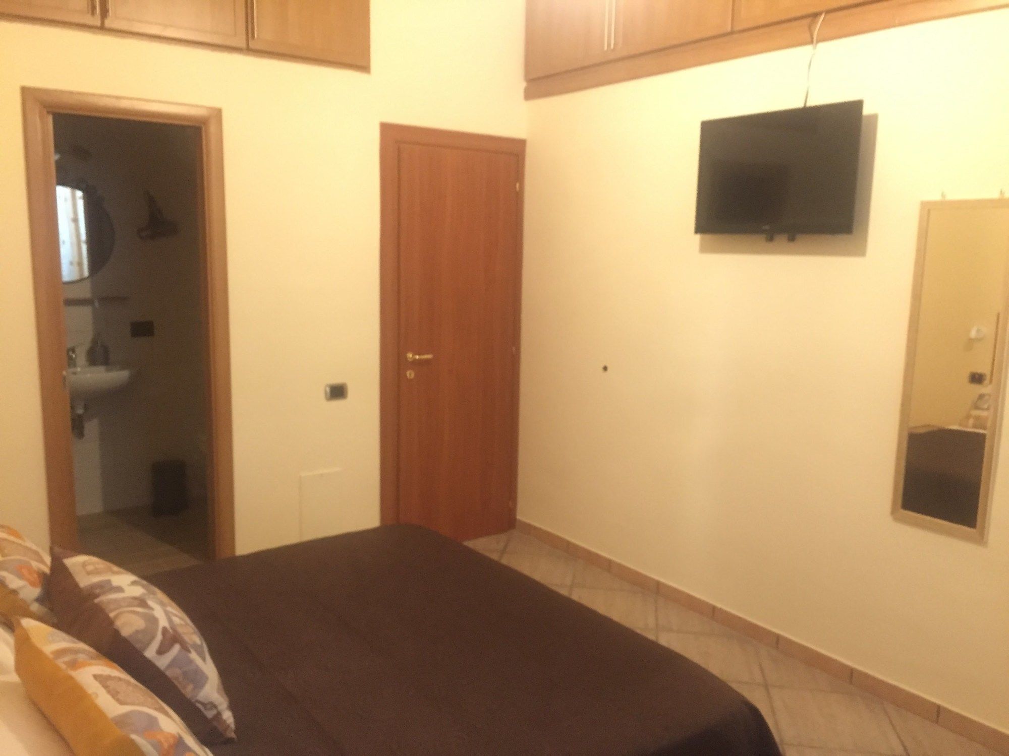 Фото Naples to live