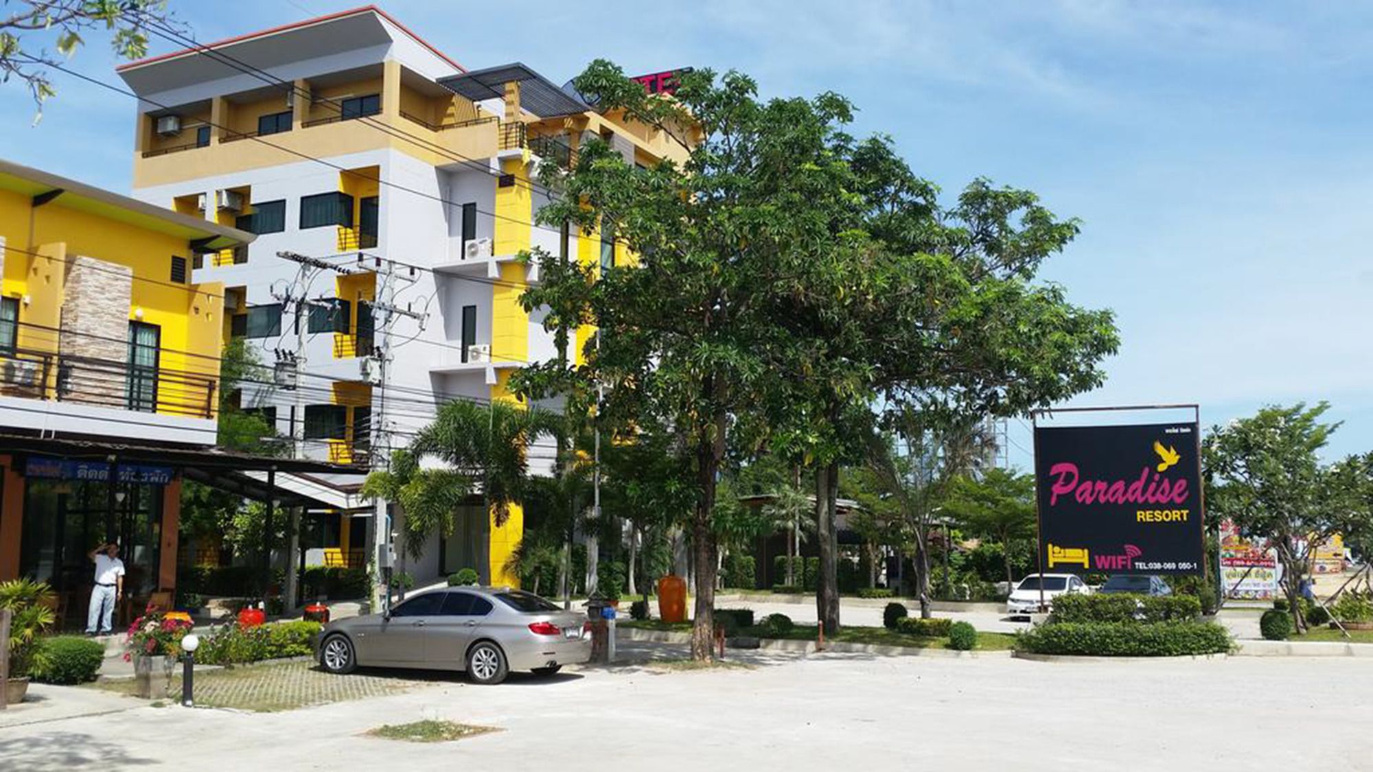 Фото отеля 1