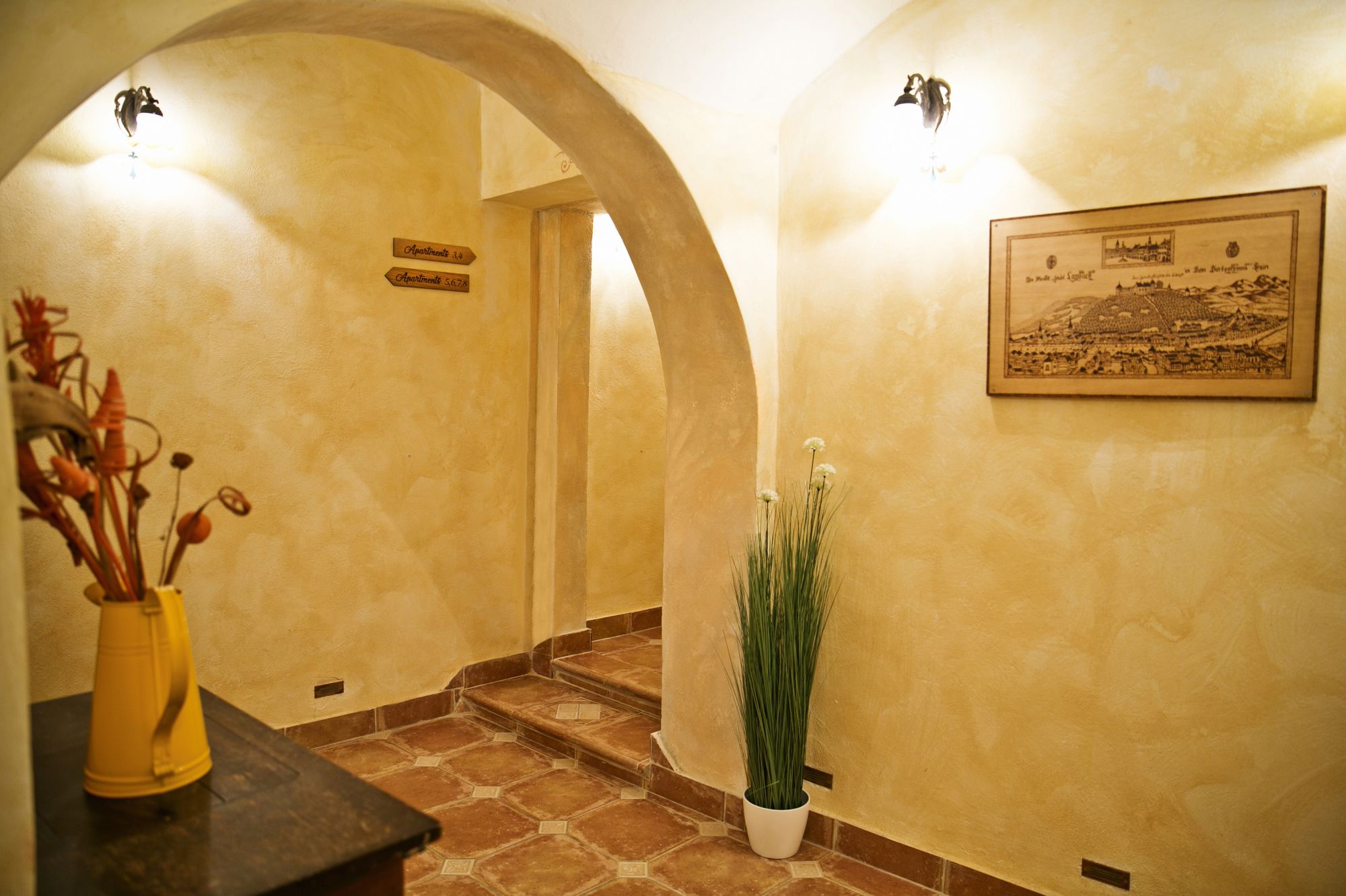 Фото Apartments Hiša Pod Gradom