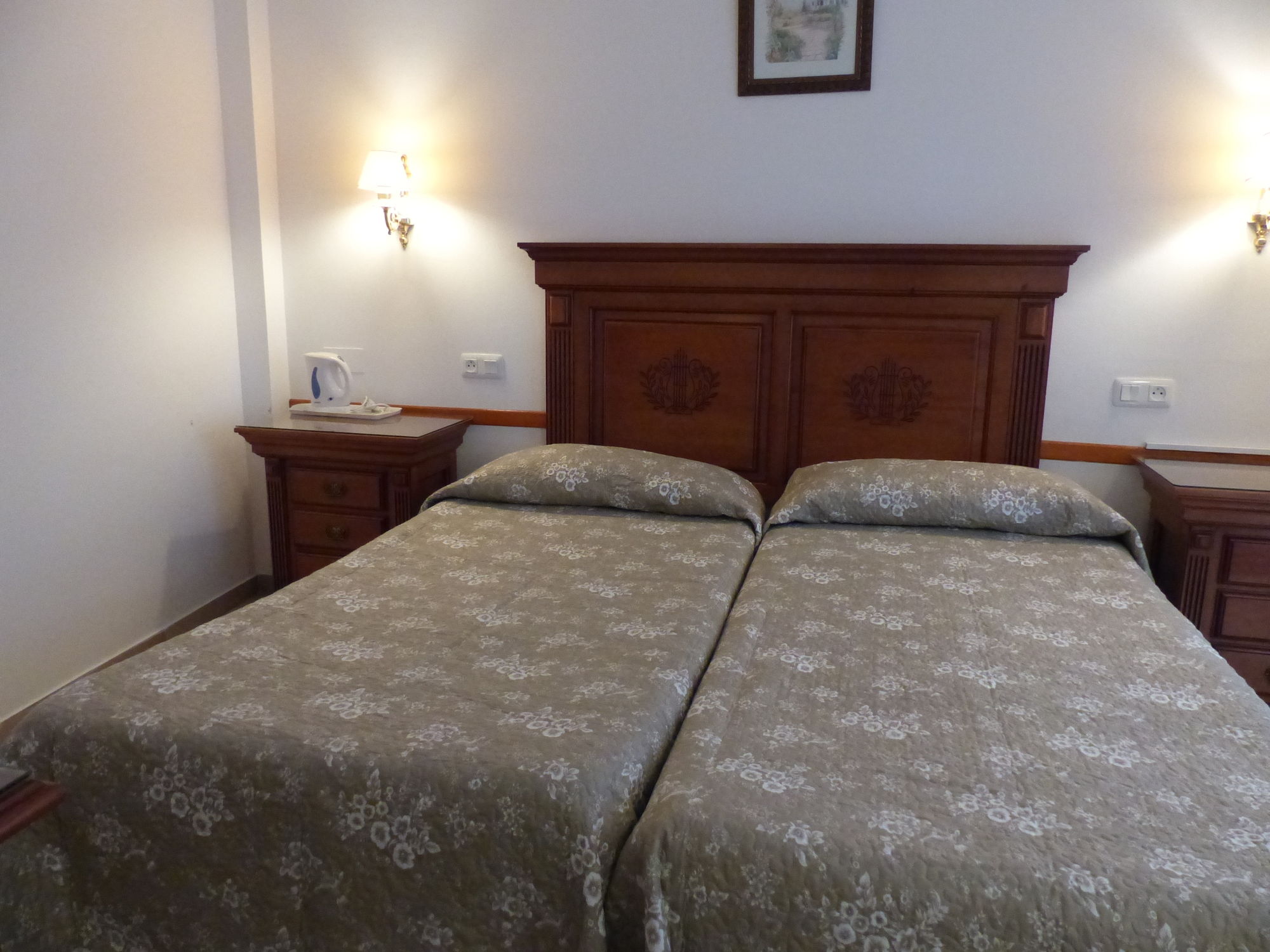 Фото Hostal Dianes