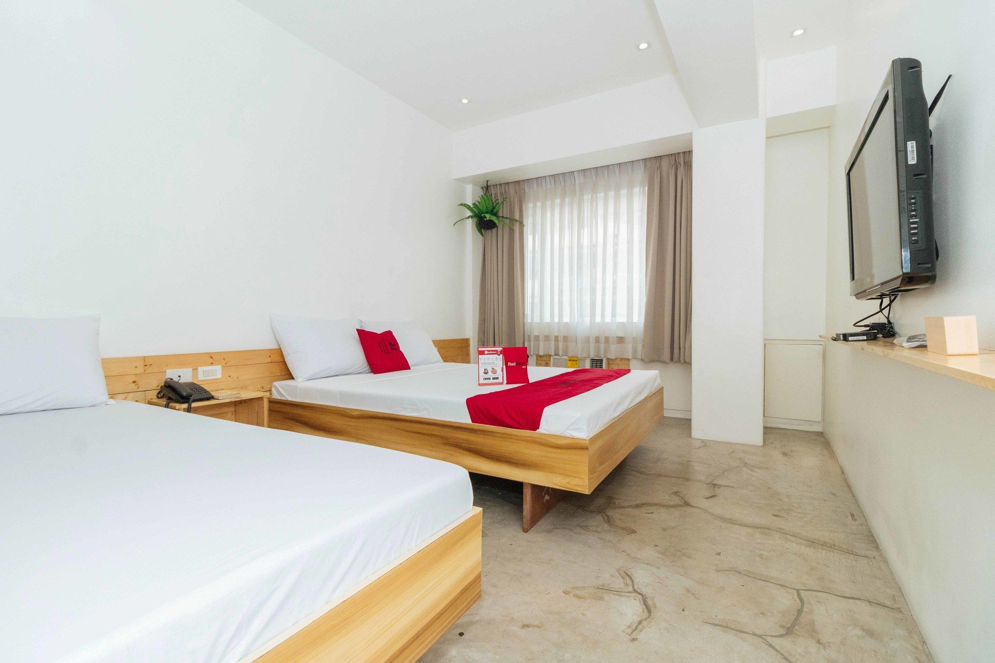 Фото RedDoorz Plus @ Boni Avenue Mandaluyong