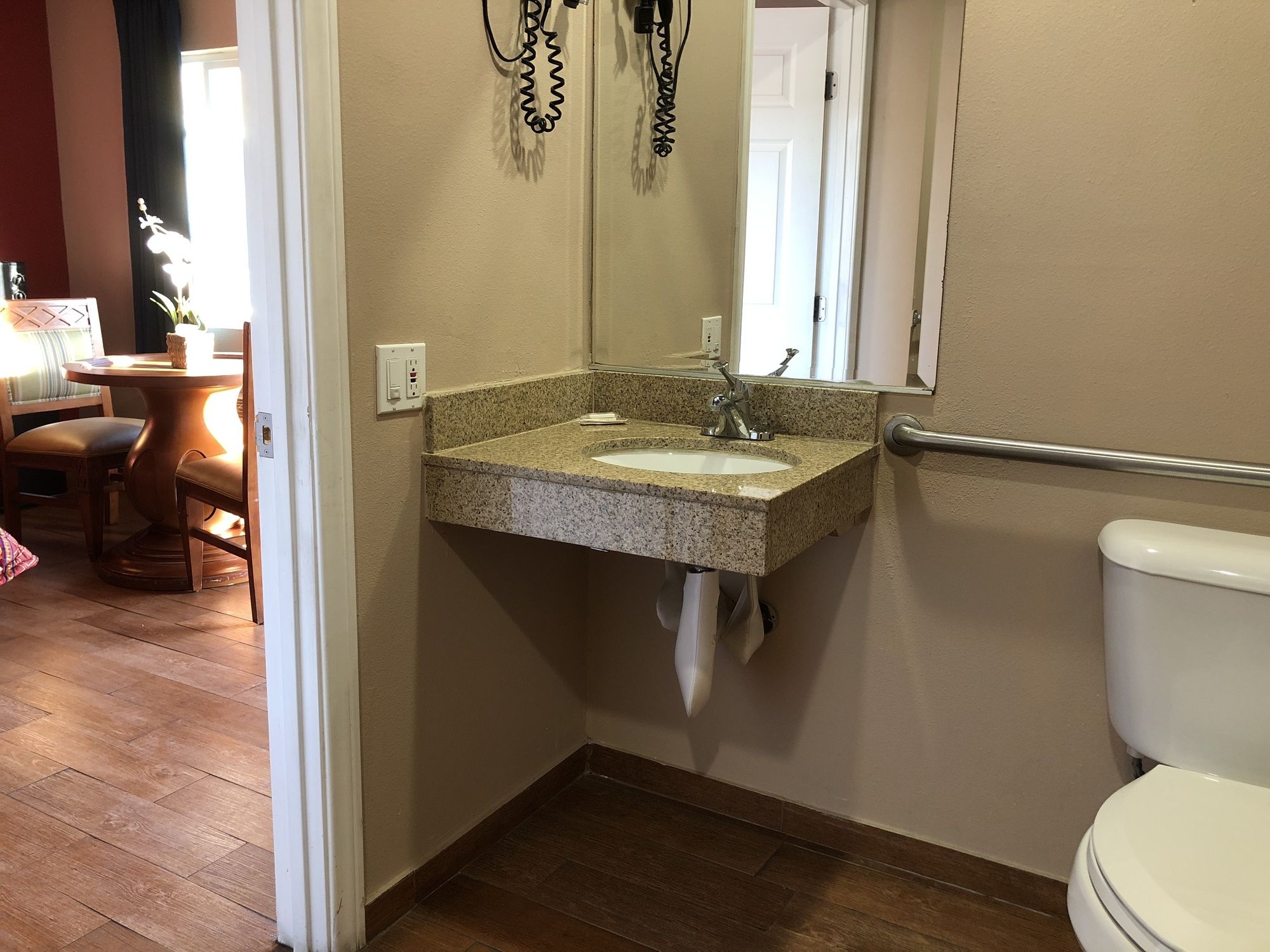 Фото The Fly Inn