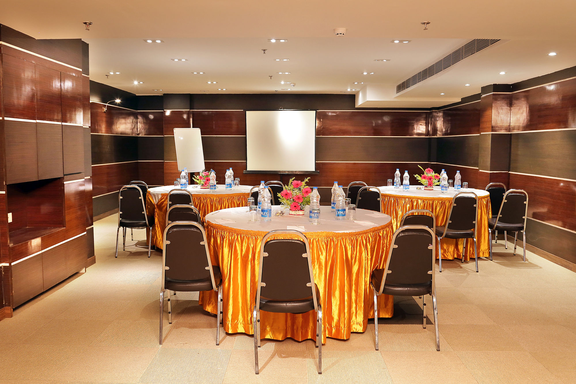 Фото Ethnotel, Kolkata Airport