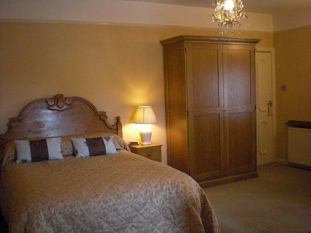 Фото Crofters Hotel