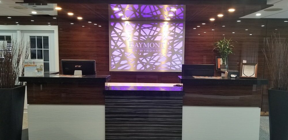 Фото Baymont by Wyndham Montreal Airport